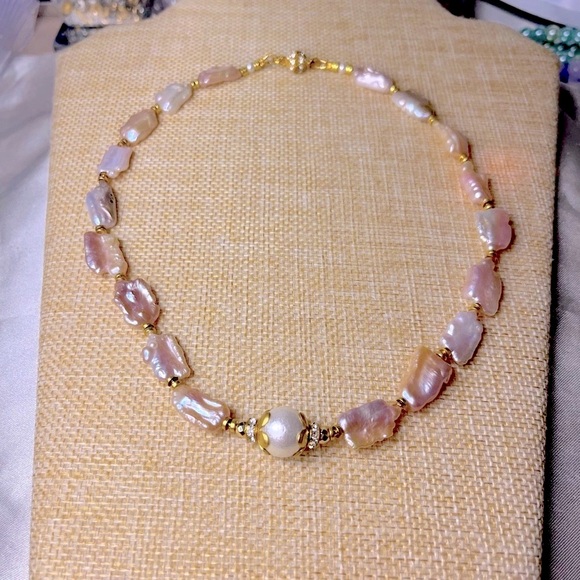 Baroque Flat & Round Natural Pearls Necklace - Picture 5 of 8